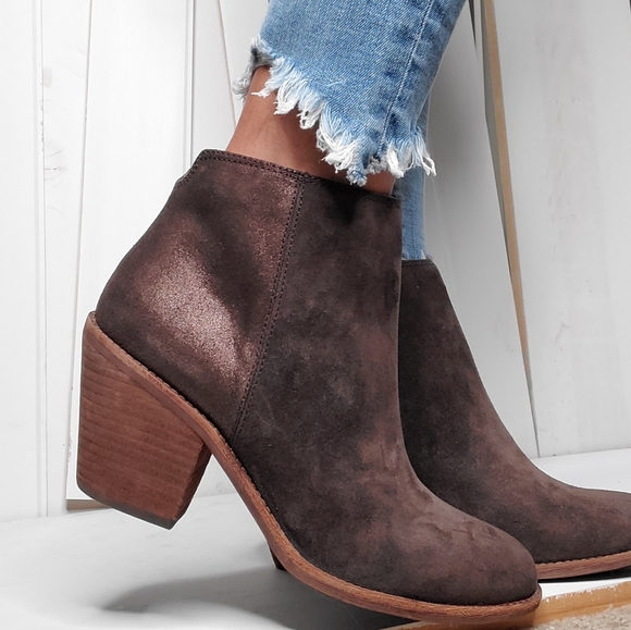 Sofft Tilton Dark Brown Two Tone Booties - Picture 3 of 16